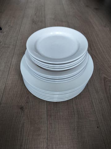 Gratis set 15 witte borden. 4 kleine, 4 middel, 7 groot