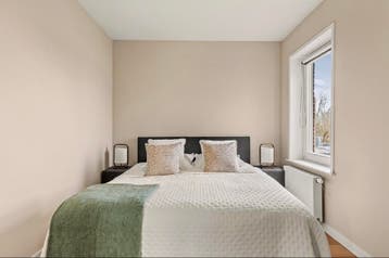 Gratis Tweepersoons boxspring met matrassen )