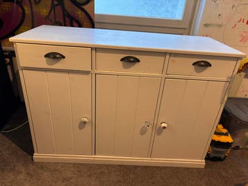 Wit dressoir met unieke deurknoppen - 120x46x83cm