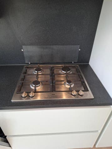 gratis gaskookplaat, afzuigkap en oven