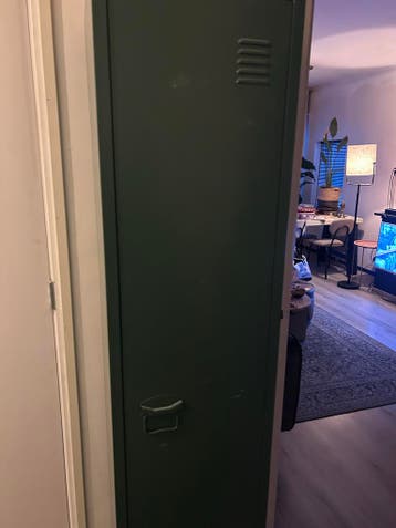 GRATIS: Groene metalen lockerkast Kwantum