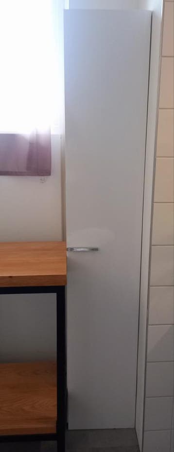 Gratis smalle kast wit