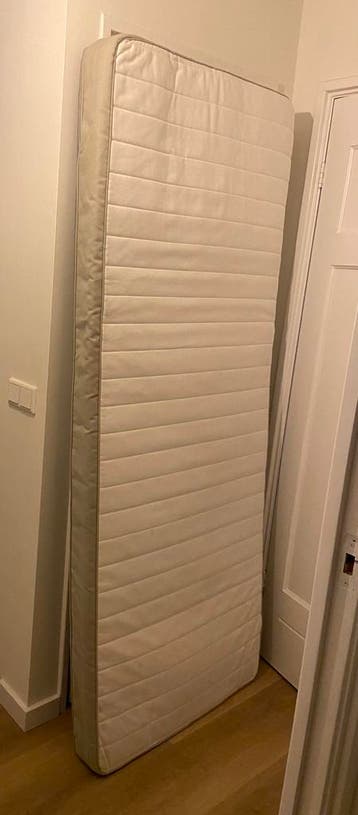 Matras 80x200 met wasbare afritsbare hoes / tijk