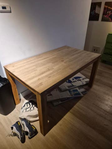 Robuuste houten eettafel - Ideaal voor gezinnen