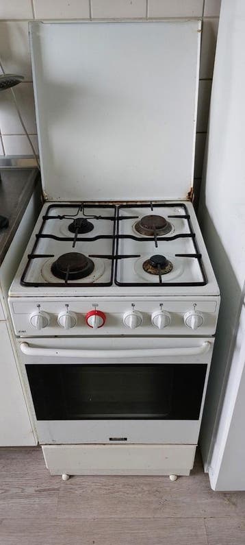 Gasfornuis met bakplaat en ovenrek, inclusief rvs gasslang