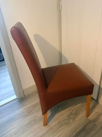 4 comfortabele roodbruine leren stoelen