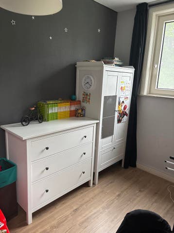 Witte ladekast en kledingkast set voor kinderkamer