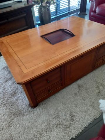Mooie salon tafel
