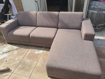 Nette hoekbank 240x160 cm, gratis af te halen