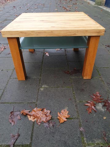 GRATISSSSS sterke/leuke salontafel/bijzettafeltje .