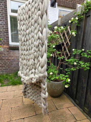 Handgemaakte deken van natuurlijke wol