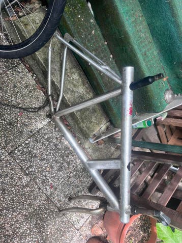 Van moof n05 frame trapas kapot en zit vast gratis op te