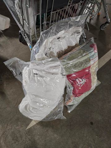 3 dekbedden Gratis. GERESERVEERD Tot Vrijdagavond