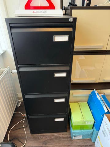 Zwart metalen archiefkast met 4 laden en slot