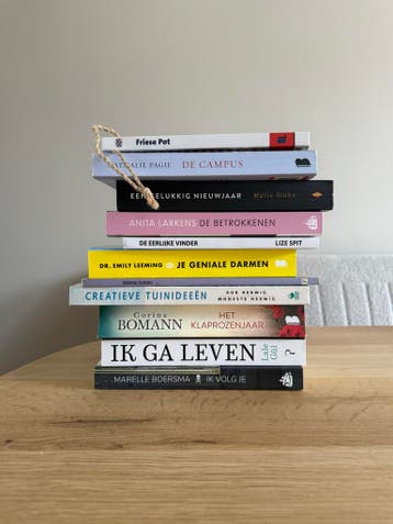 11 boeken in prima staat, alles in één koop