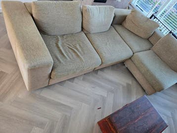 Grote comfortabele hoekbank, beige stof