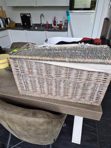 Rotan gevlochten mand - beschadigd