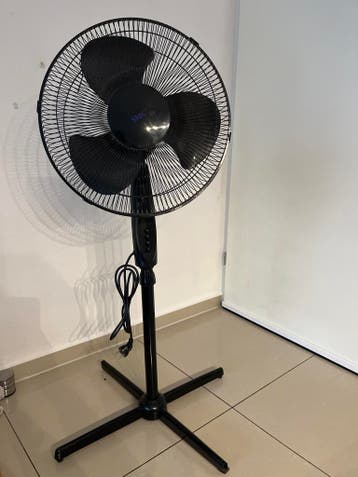 SMC Statiefventilator - Zwart, Goede Staat