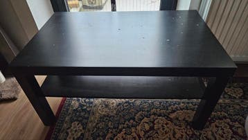 Gratis af te halen: Oud IKEA tafeltje met beschadigingen