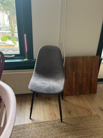 Grijze fluwelen eetkamerstoel
