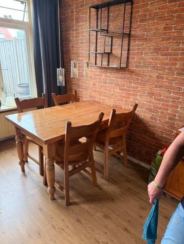 Eettafel met 4 stoelen - gratis af te halen