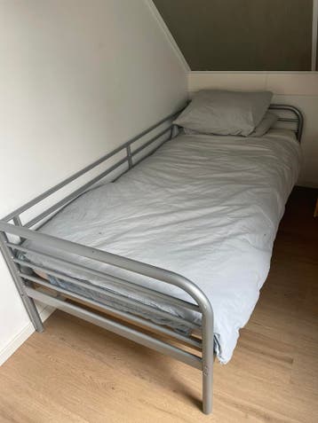 90x200 Bed met lattenbodem en matras