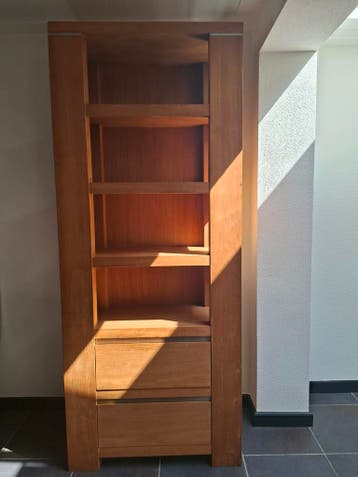 Hoge (boeken)kast