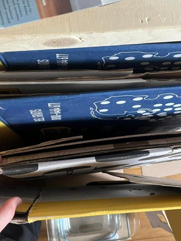 Acht stevige verhuisdozen