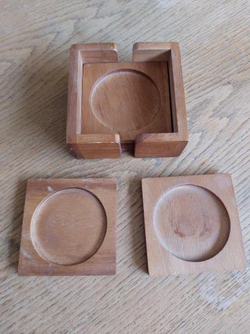 Houten onderzetters voor glazen met houder