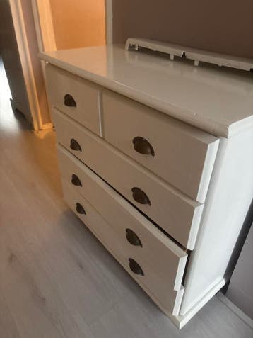 Gratis op te halen!!Witte ladekast met 4 laden - Gebruikt