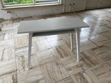Haltafel of sidetable