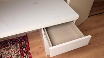 IKEA kinderbureau met lade - beschadigd