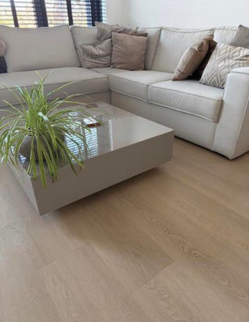 Gratis greige salontafel 90 x 90 x 30 cm