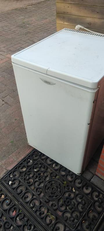 GRATIS AFHALEN; OUD IJZER; Koelkast en afwasmachine