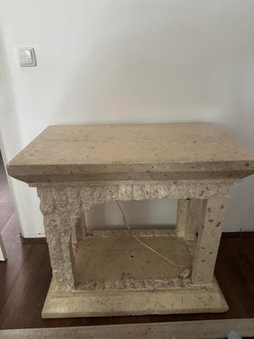Massief stenen tafel