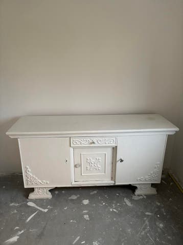 Dressoir kast gratis af te halen!
