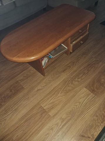 Gratis afhalen eetkamertafel en salontafel