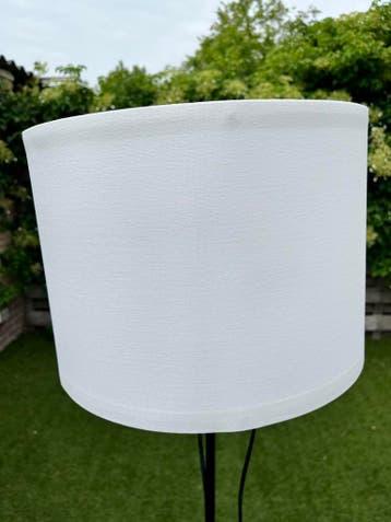 Gratis af te halen: Staande lamp met wiebelende staander