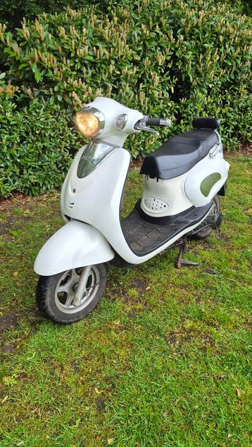 E-scooter voor onderdelen.