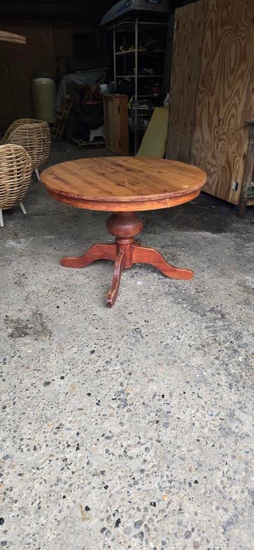Gratis op te halen: Uitschuifbare houten tafel (Ø 120cm)