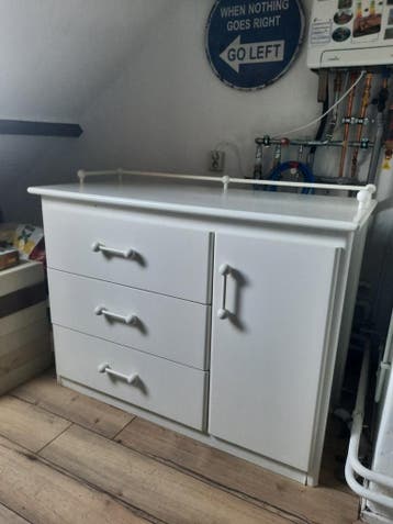 witte commode / kast met lades