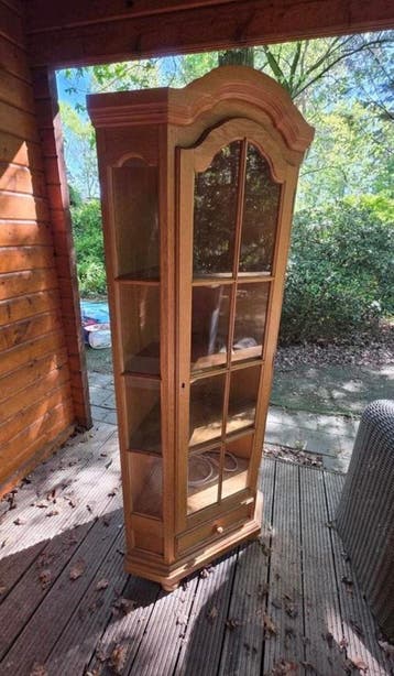 Gratis af te halen kast met verlichting - 186x56x57cm