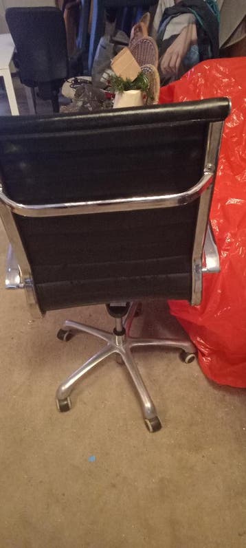 2 bureaustoelen gratis