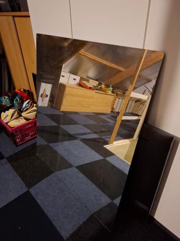 Spiegel 100x100cm gratis inclusief bevestiging