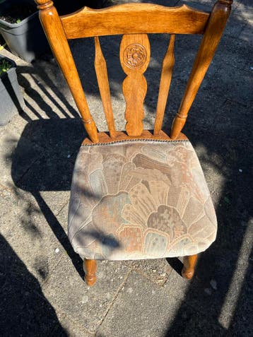 Set van 4 eiken stoelen met gestoffeerde zitting