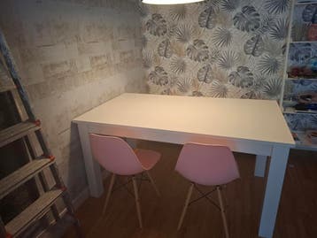 GRATIS Leuke witte eettafel
