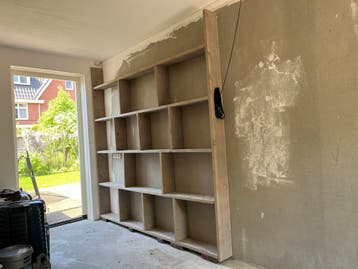 Gratis: Steigerhouten kast 260x250x20 cm
