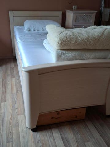 Eenpersoonsbed 90x200 met Auping spiraal en lades