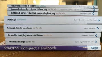 Verschillende studieboeken voor MBO verpleegkunde