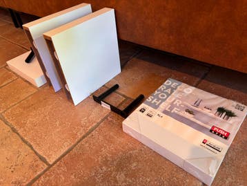 4 vierkante wandplanken gratis afhalen